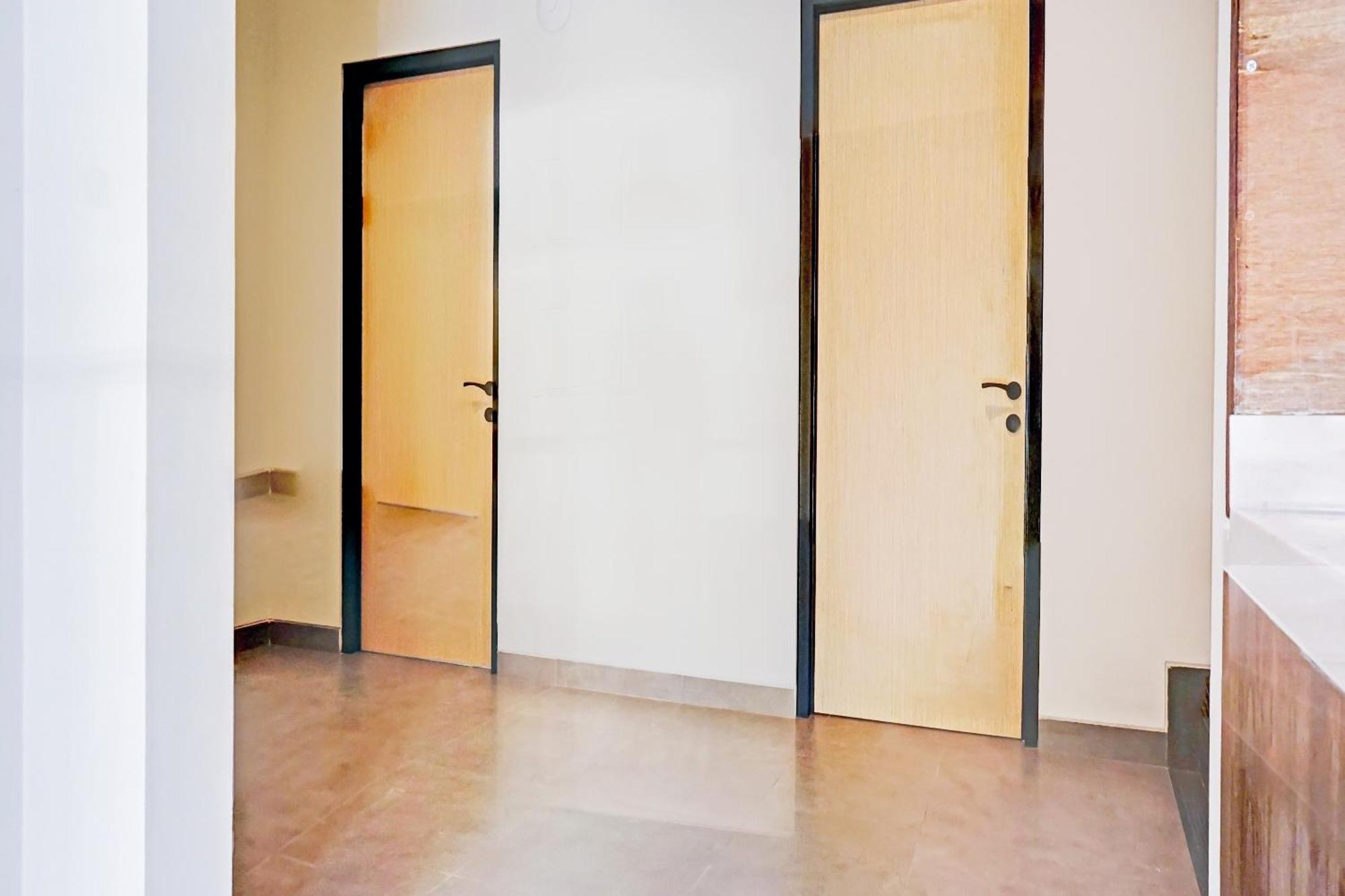 Super Oyo Capital O 90635 Tango Juliet Residence Jakarta Luaran gambar