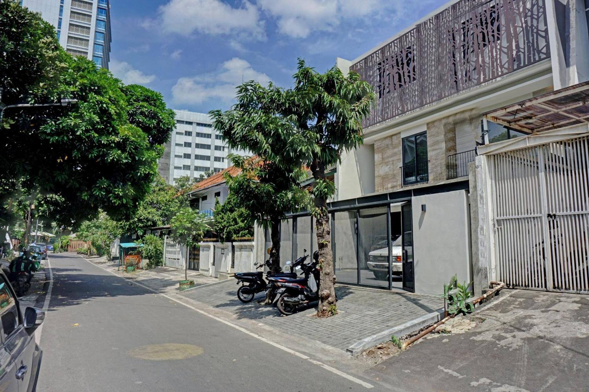 Super Oyo Capital O 90635 Tango Juliet Residence Jakarta Luaran gambar